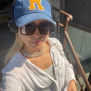 Meet your Posher, Ines